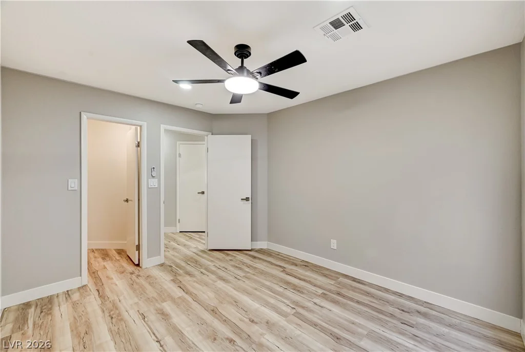 2720 Kennington, Las Vegas, NV 89117