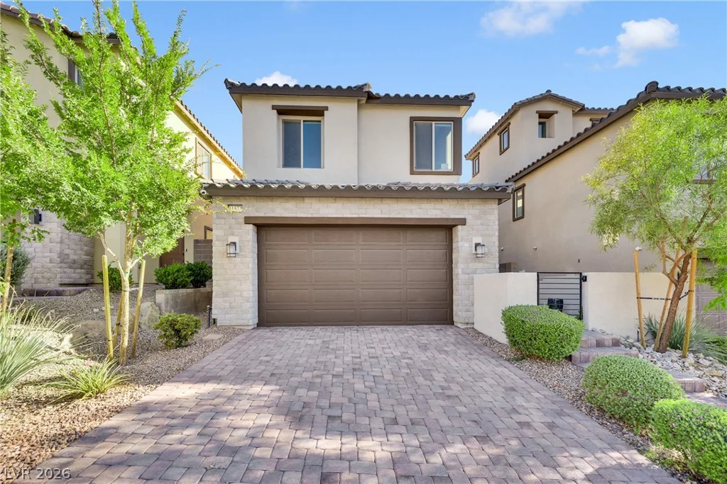 11572 Desert Hollow, Las Vegas, NV 89138