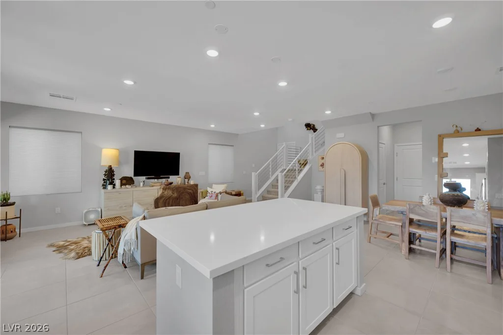 11572 Desert Hollow, Las Vegas, NV 89138