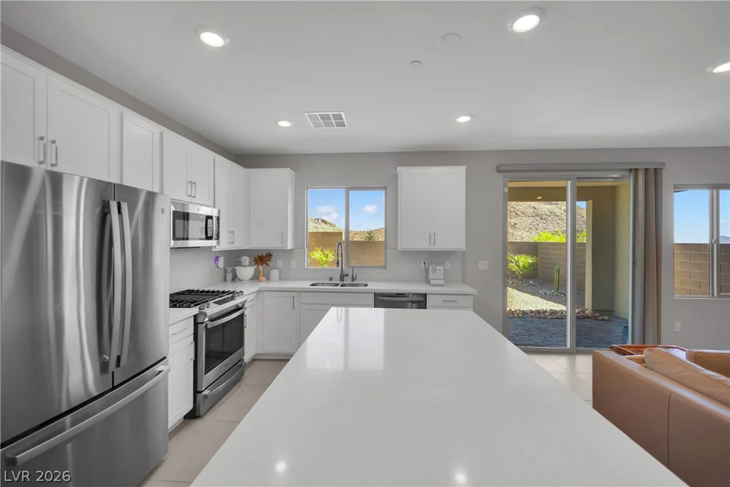 11572 Desert Hollow, Las Vegas, NV 89138