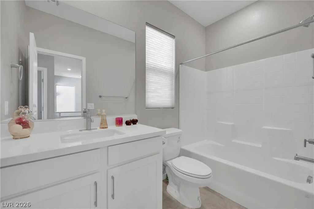11572 Desert Hollow, Las Vegas, NV 89138