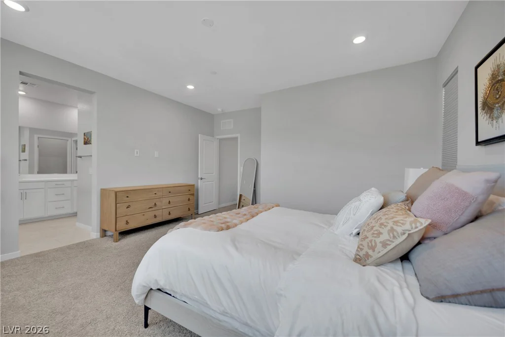 11572 Desert Hollow, Las Vegas, NV 89138