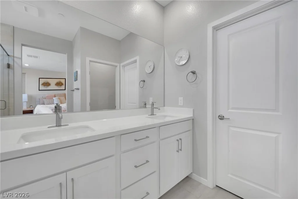 11572 Desert Hollow, Las Vegas, NV 89138