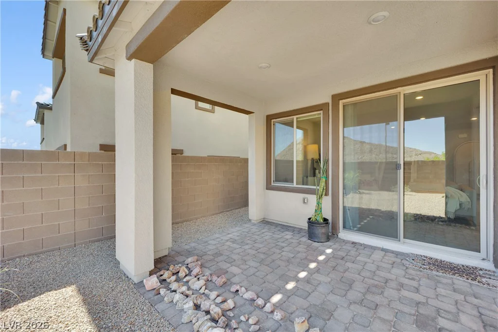 11572 Desert Hollow, Las Vegas, NV 89138