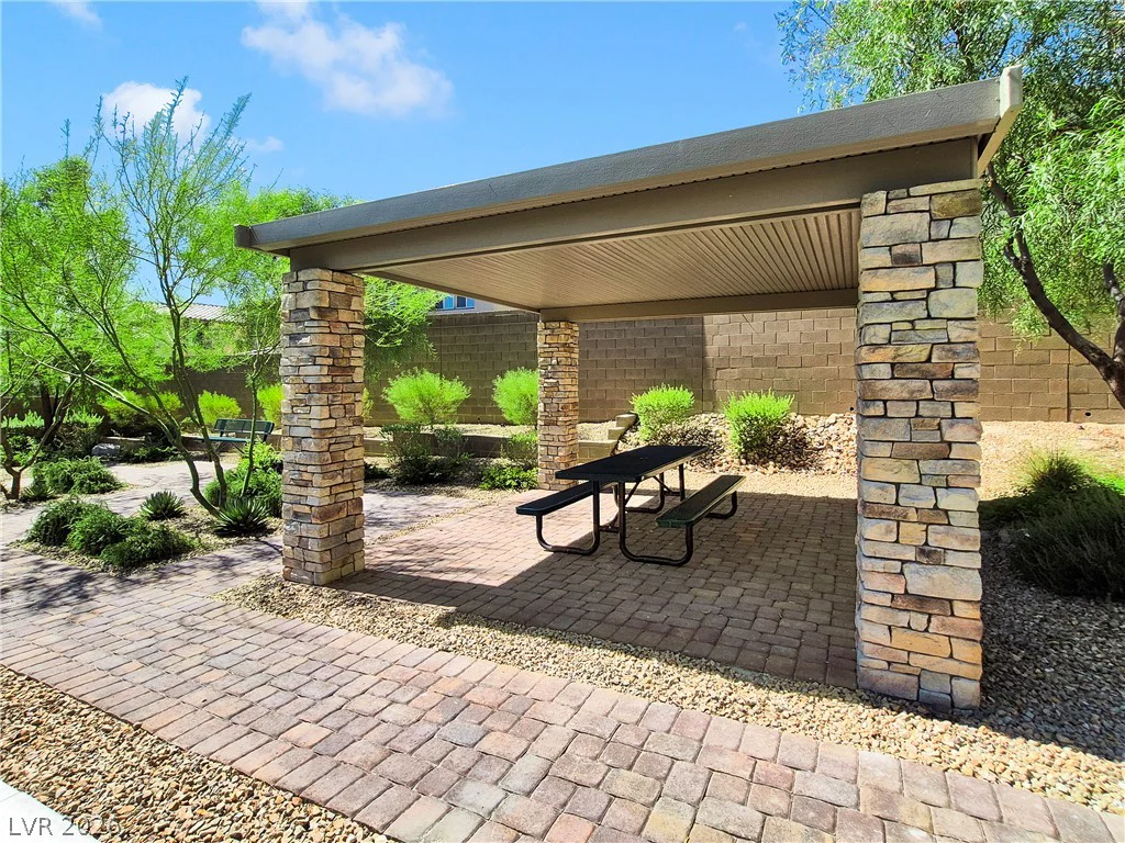 11572 Desert Hollow, Las Vegas, NV 89138