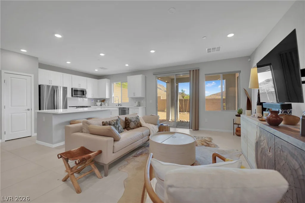 11572 Desert Hollow, Las Vegas, NV 89138