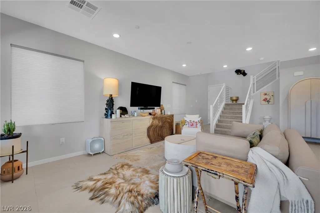 11572 Desert Hollow, Las Vegas, NV 89138
