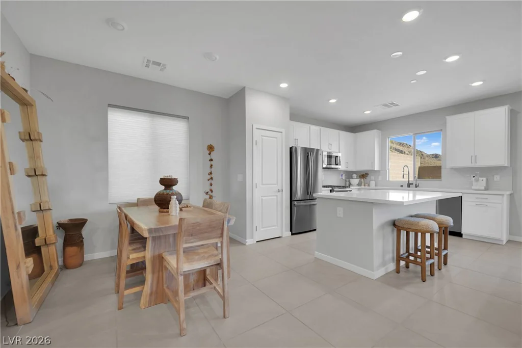 11572 Desert Hollow, Las Vegas, NV 89138
