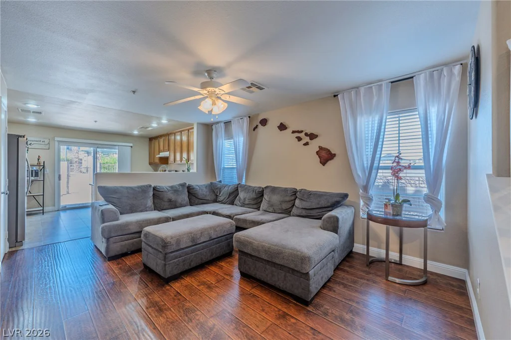 1077 Paradise Coach, Henderson, NV 89002