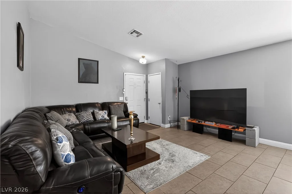 2001 Garnet Gable, Las Vegas, NV 89106