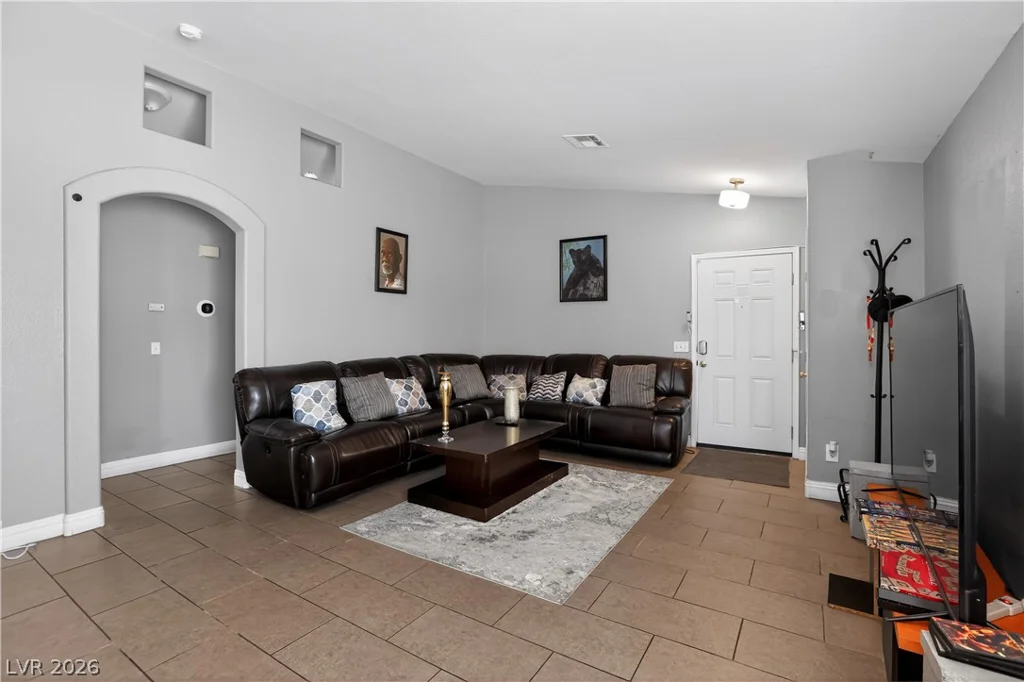 2001 Garnet Gable, Las Vegas, NV 89106