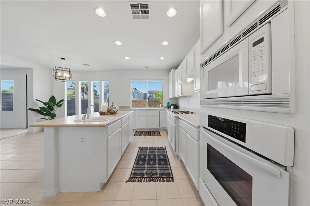 9456 Bluff Ledge, Las Vegas, NV 89149