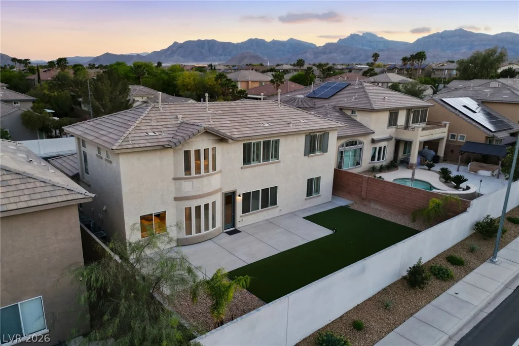 9456 Bluff Ledge, Las Vegas, NV 89149