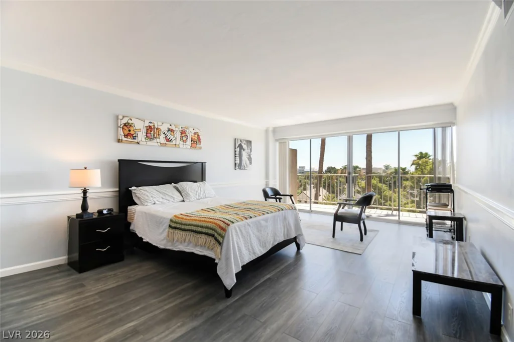 3111 Bel Air, Las Vegas, NV 89109