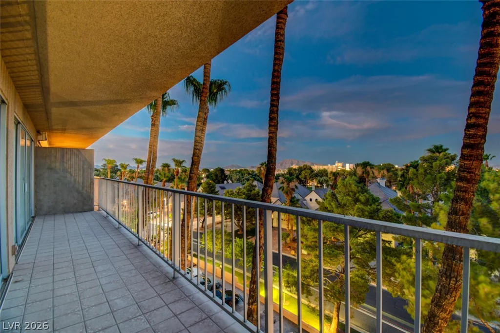 3111 Bel Air, Las Vegas, NV 89109