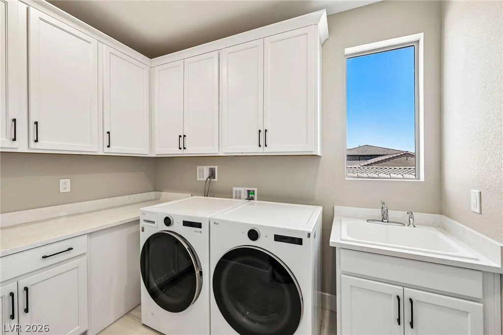 176 Harris Peak, Las Vegas, NV 89138