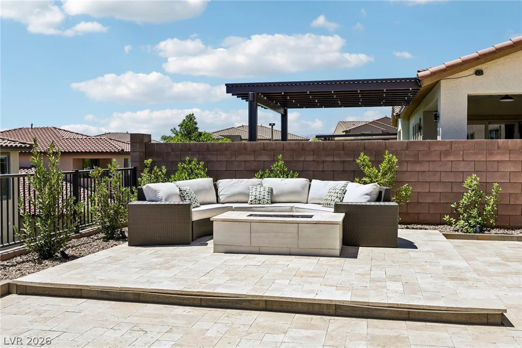 176 Harris Peak, Las Vegas, NV 89138