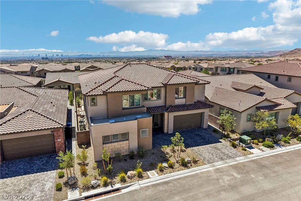 176 Harris Peak, Las Vegas, NV 89138