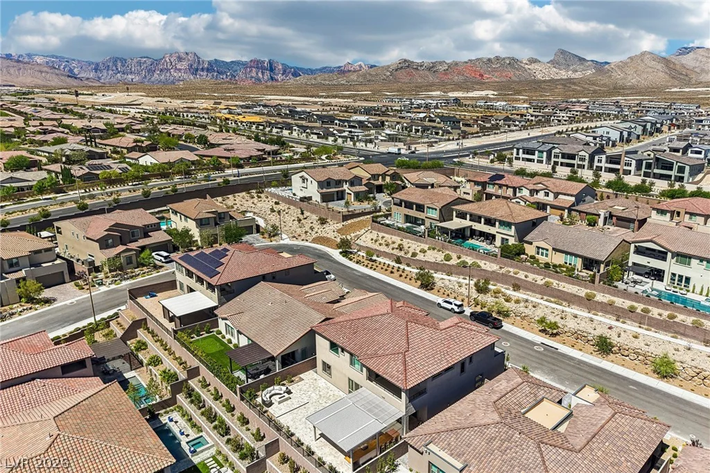 176 Harris Peak, Las Vegas, NV 89138