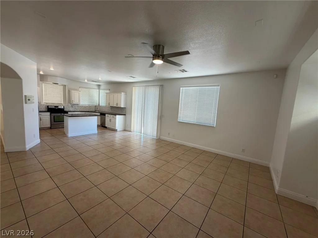 549 Halloran Springs, Las Vegas, NV 89148