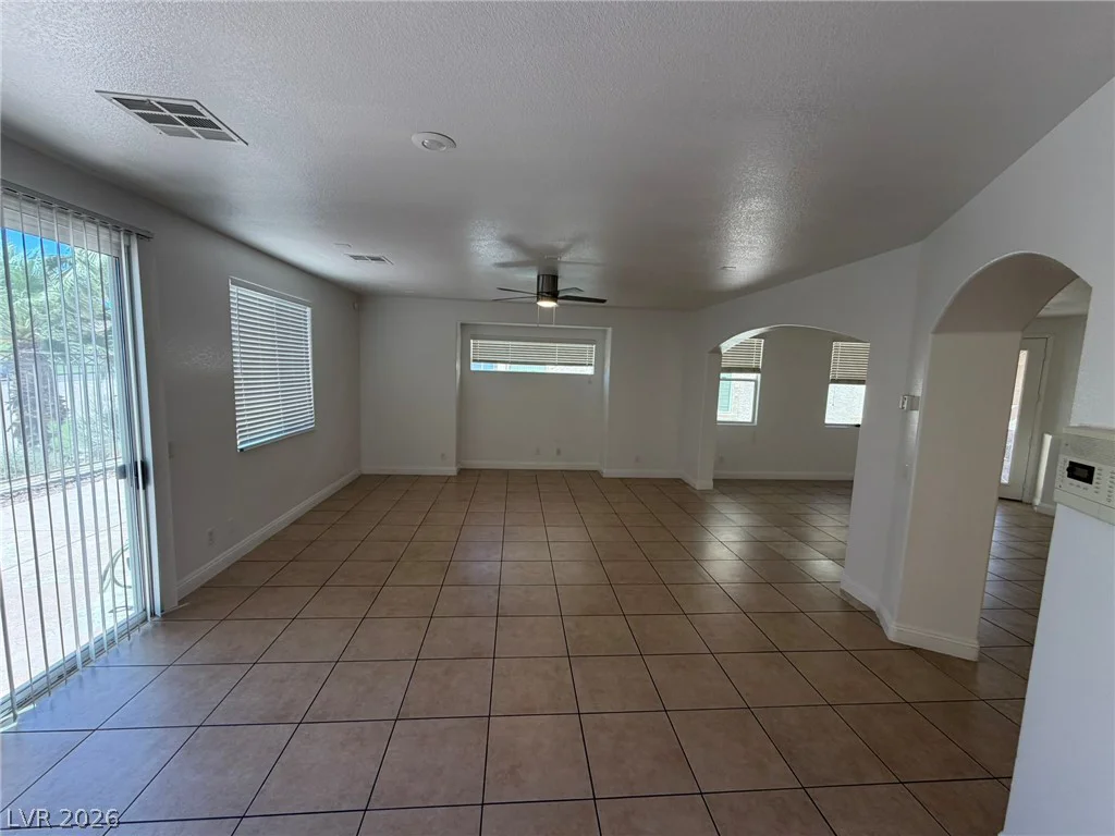 549 Halloran Springs, Las Vegas, NV 89148