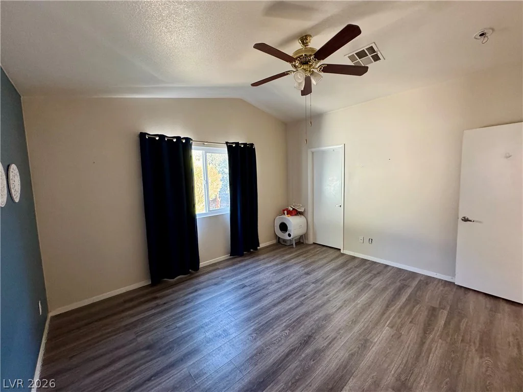 1827 Featherbrook, North Las Vegas, NV 89031