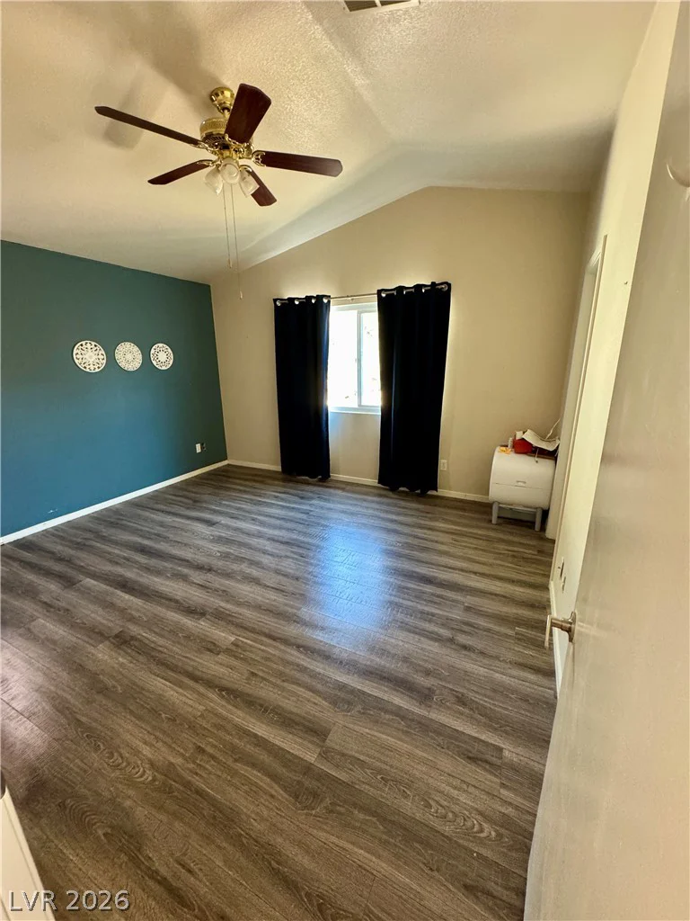 1827 Featherbrook, North Las Vegas, NV 89031