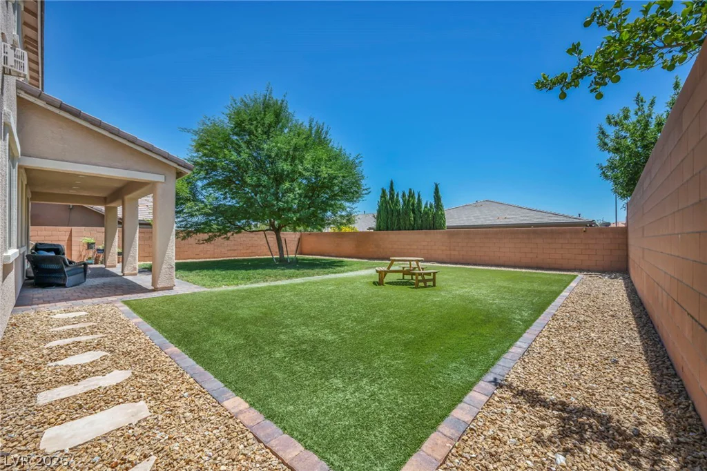9627 Ashlynn Peak, Las Vegas, NV 89149