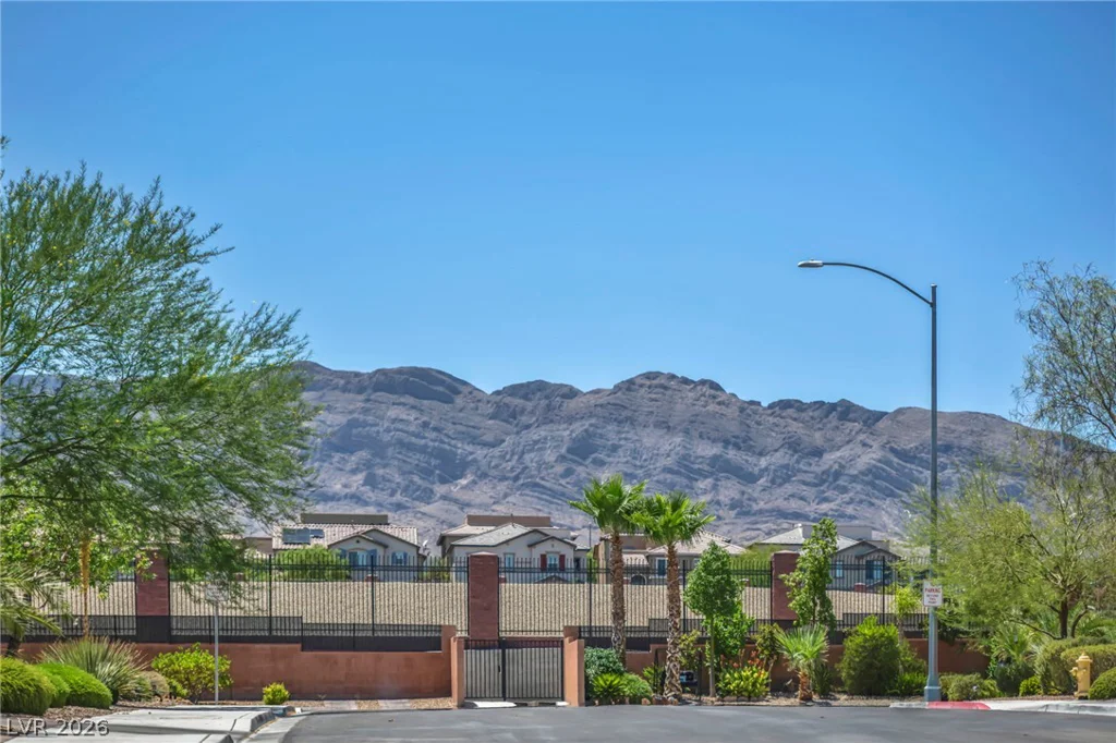 9627 Ashlynn Peak, Las Vegas, NV 89149