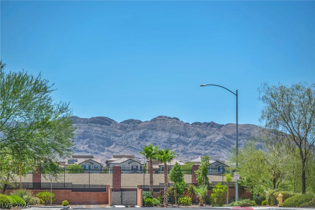 9627 Ashlynn Peak, Las Vegas, NV 89149