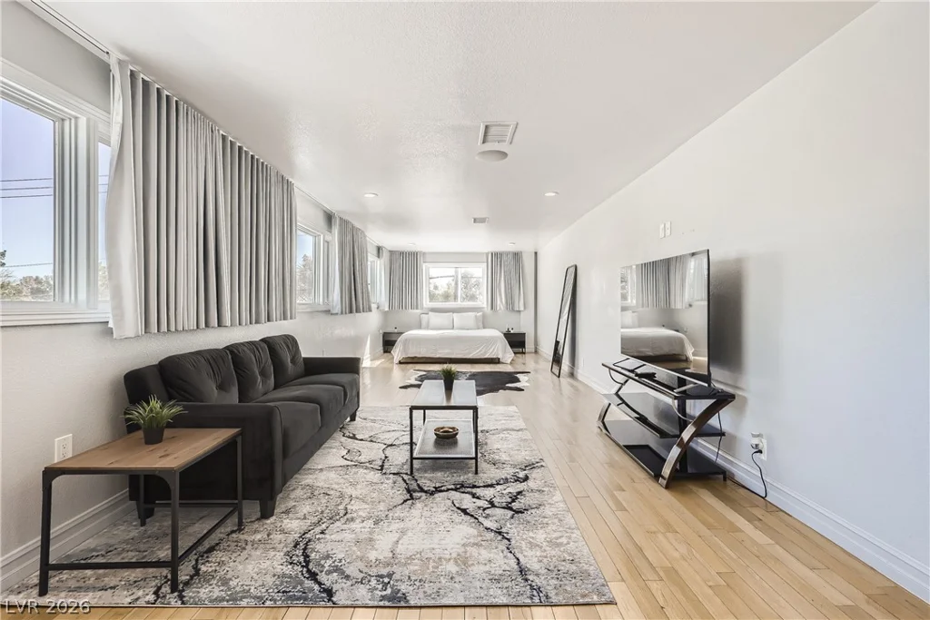 2890 Belcastro, Las Vegas, NV 89117