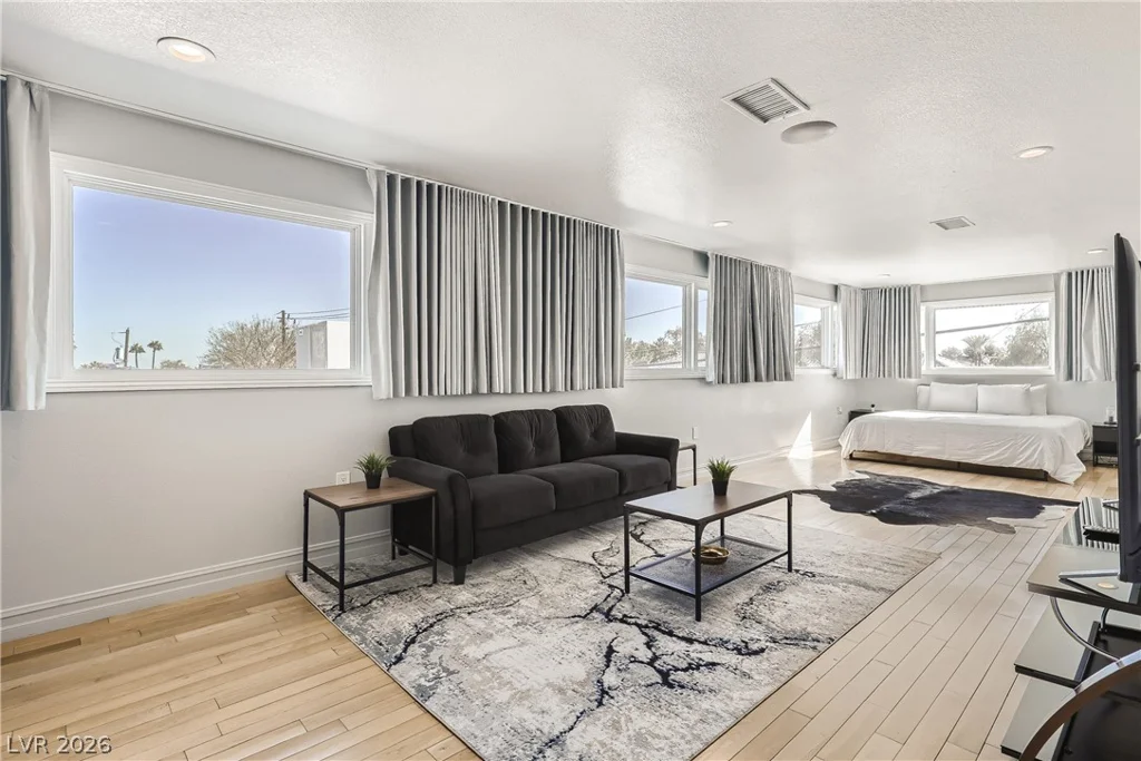 2890 Belcastro, Las Vegas, NV 89117