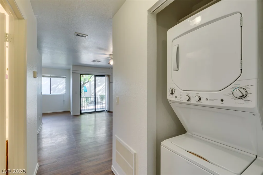 2220 Pine Breeze, Las Vegas, NV 89119