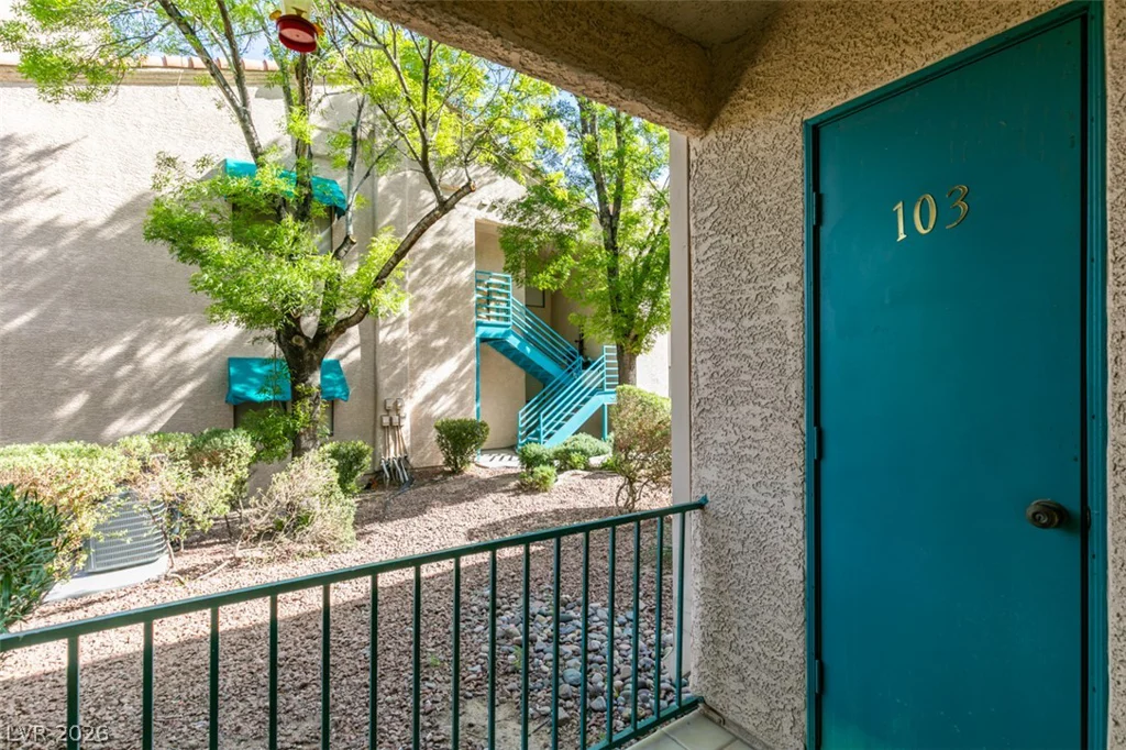 2220 Pine Breeze, Las Vegas, NV 89119