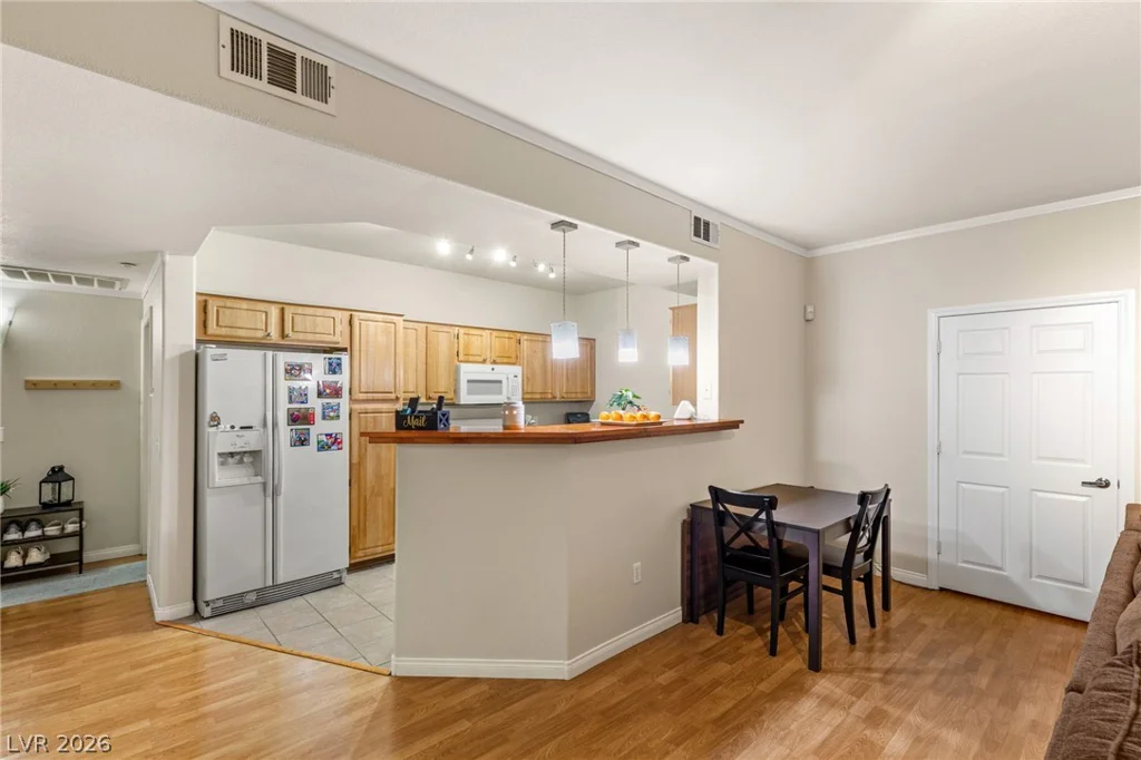 5855 Valley, North Las Vegas, NV 89031