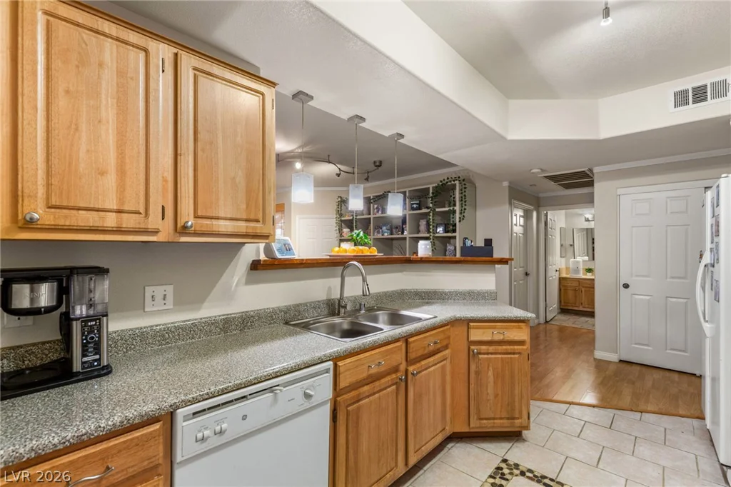 5855 Valley, North Las Vegas, NV 89031
