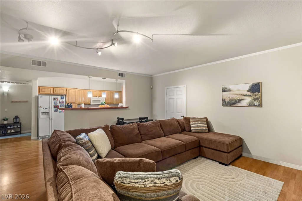 5855 Valley, North Las Vegas, NV 89031
