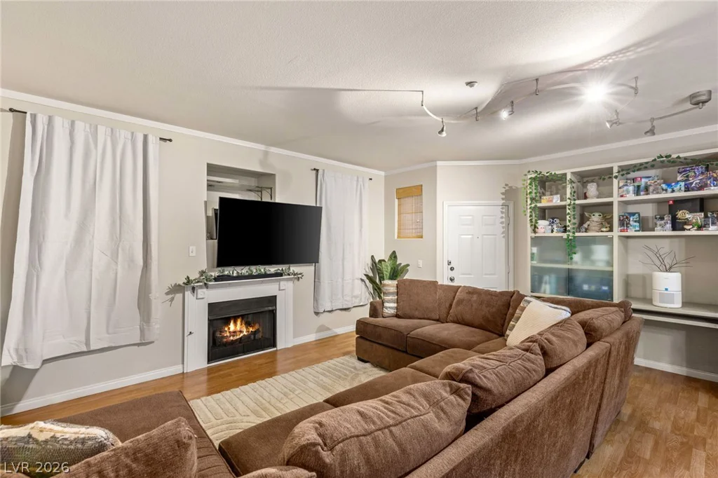 5855 Valley, North Las Vegas, NV 89031