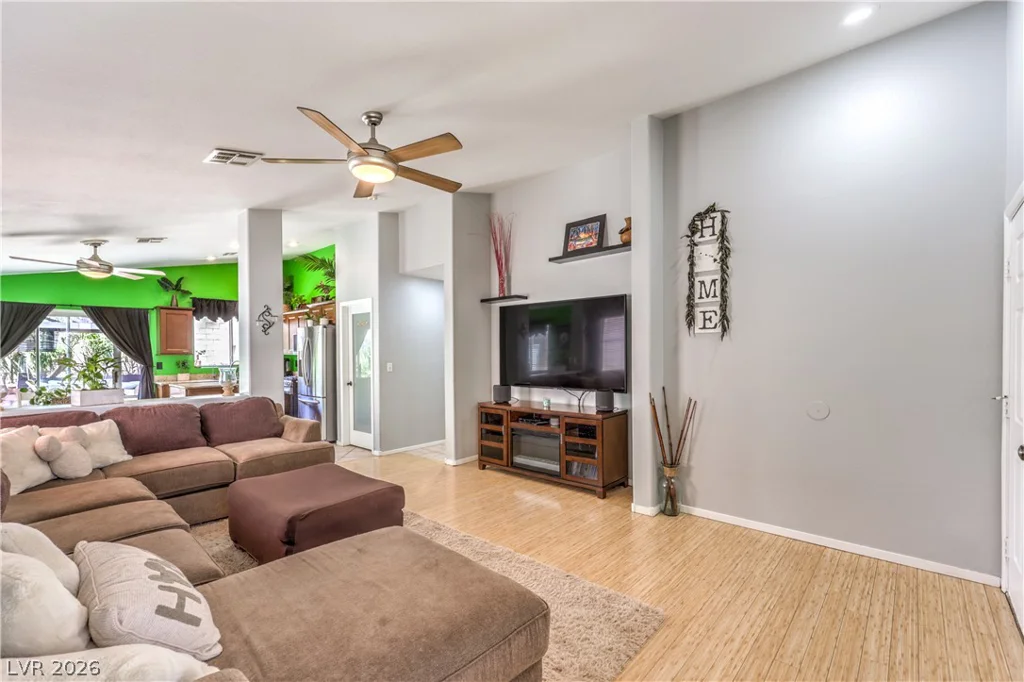 8548 Hidden Pines, Las Vegas, NV 89143