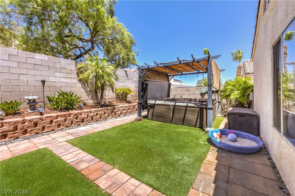 8548 Hidden Pines, Las Vegas, NV 89143