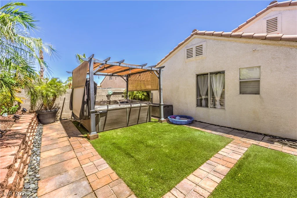 8548 Hidden Pines, Las Vegas, NV 89143