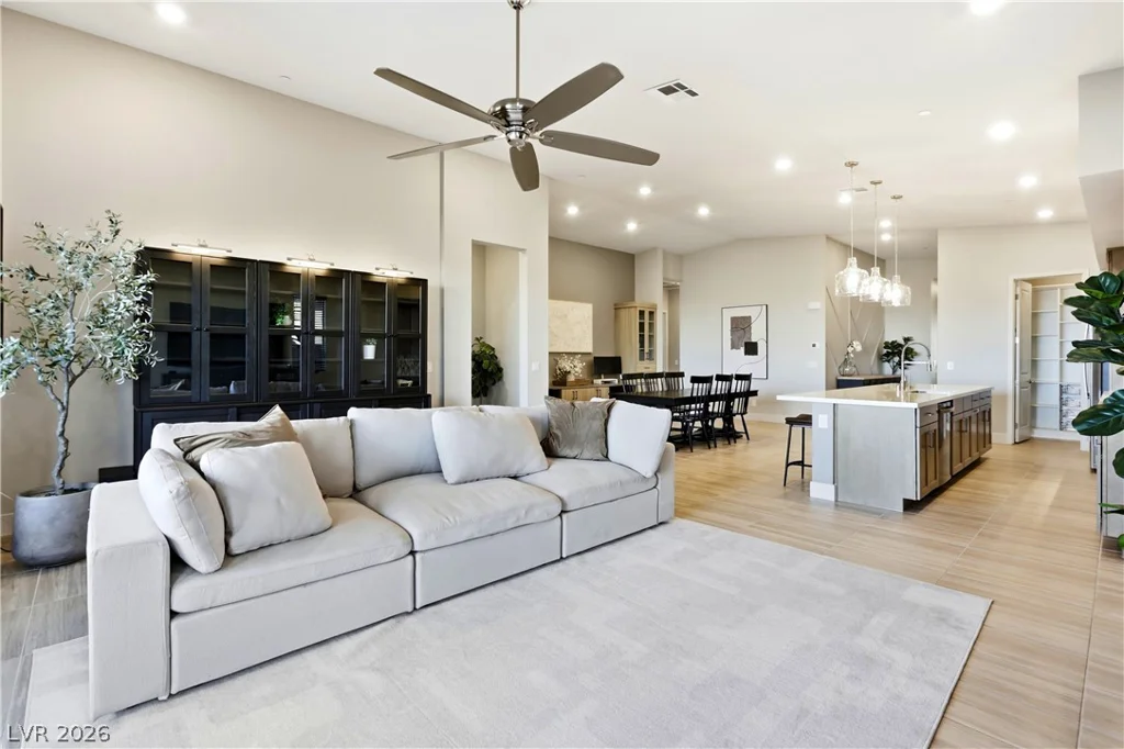 108 Agnew, Las Vegas, NV 89138