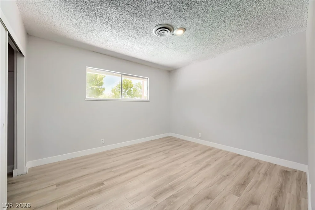 2024 Collins, Las Vegas, NV 89106