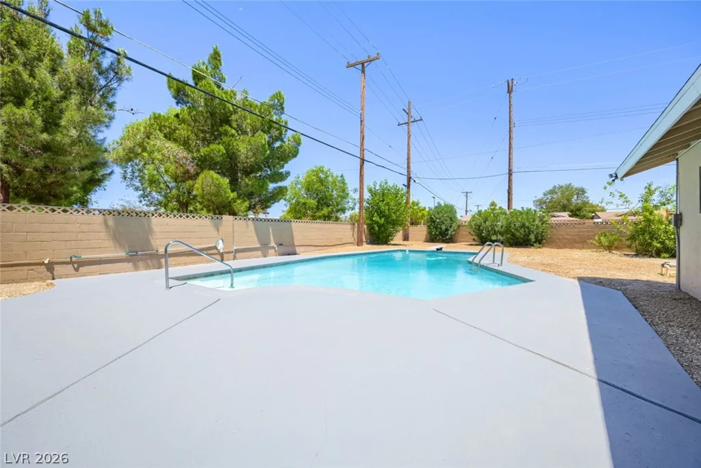 2024 Collins, Las Vegas, NV 89106