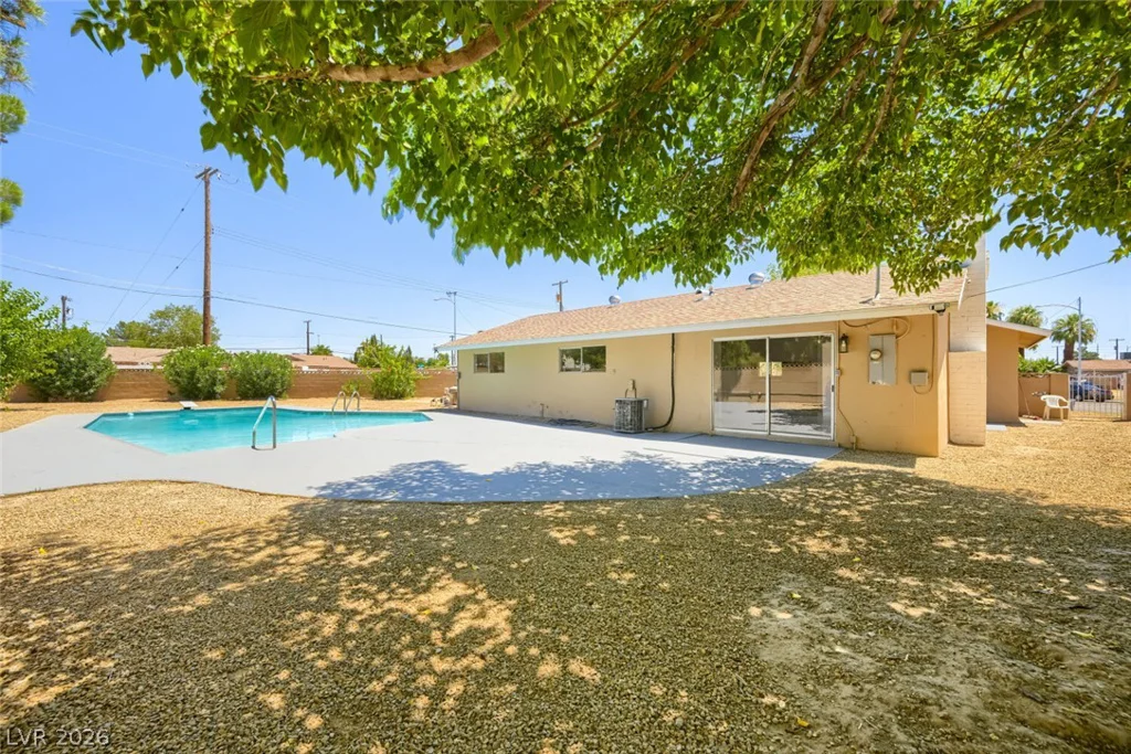 2024 Collins, Las Vegas, NV 89106