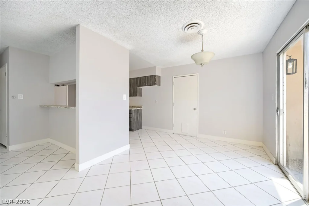 2024 Collins, Las Vegas, NV 89106