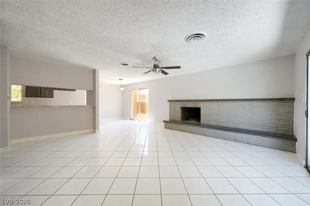 2024 Collins, Las Vegas, NV 89106
