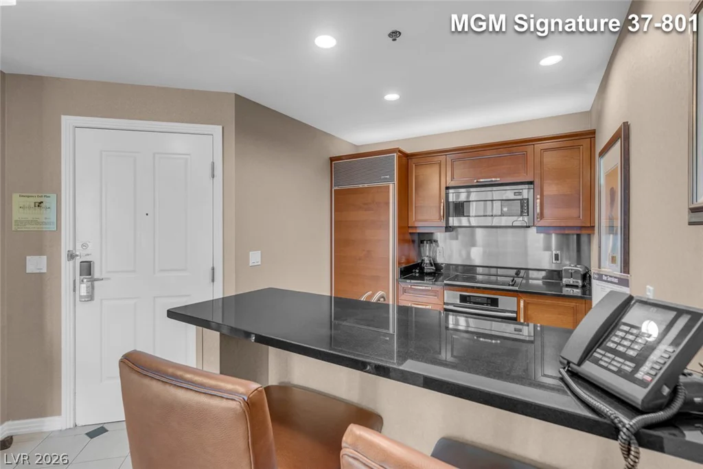 125 Harmon, Las Vegas, NV 89109