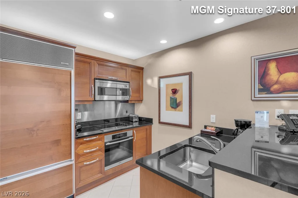 125 Harmon, Las Vegas, NV 89109