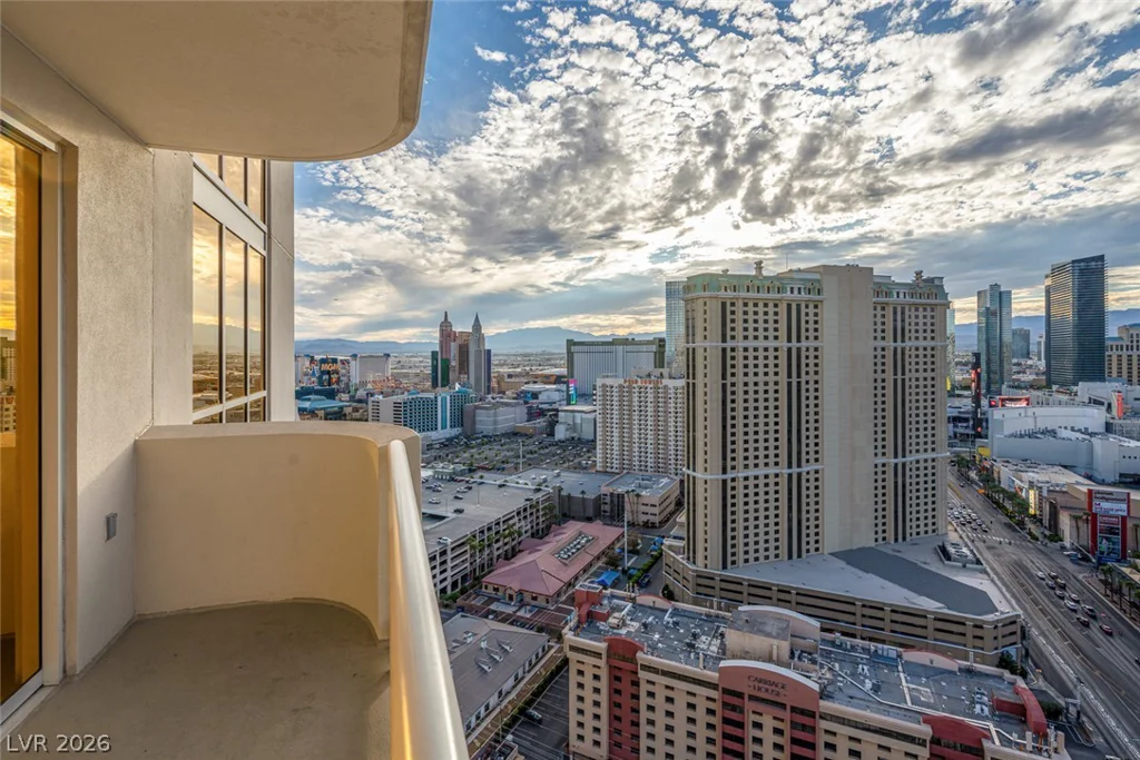 125 Harmon, Las Vegas, NV 89109